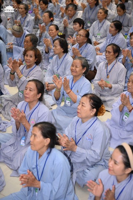 Dharma talk Educating today's young generation in the 102nd Seven-day Retreat