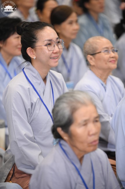 Dharma talk Educating today's young generation in the 102nd Seven-day Retreat