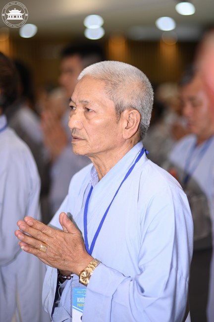 Dharma talk Educating today's young generation in the 102nd Seven-day Retreat