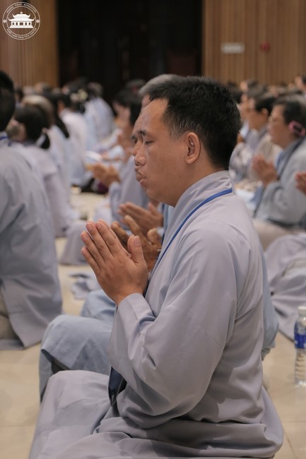 Dharma talk Educating today's young generation in the 102nd Seven-day Retreat