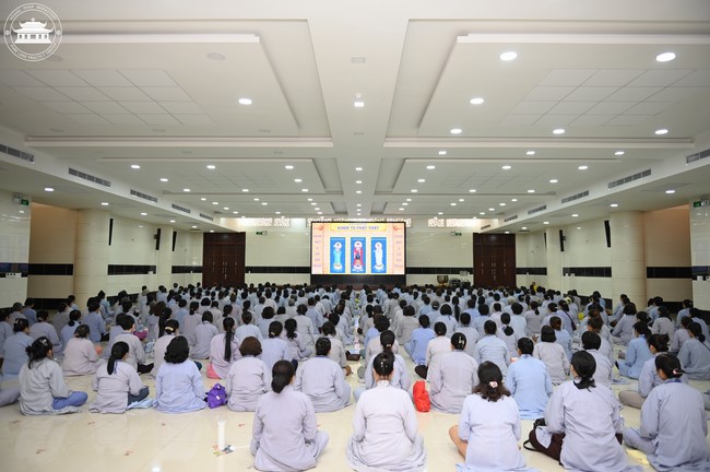 Dharma talk Educating today's young generation in the 102nd Seven-day Retreat