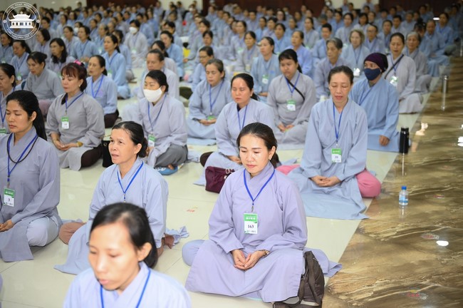 Dharma talk Educating today's young generation in the 102nd Seven-day Retreat