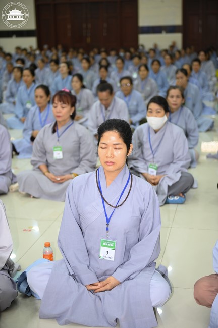 Dharma talk Educating today's young generation in the 102nd Seven-day Retreat