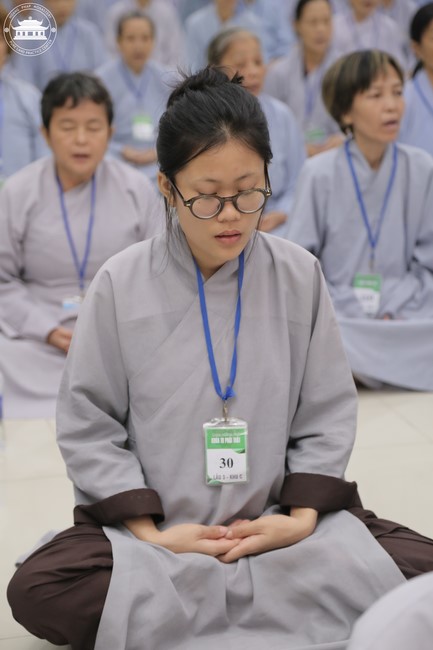 Dharma talk Educating today's young generation in the 102nd Seven-day Retreat