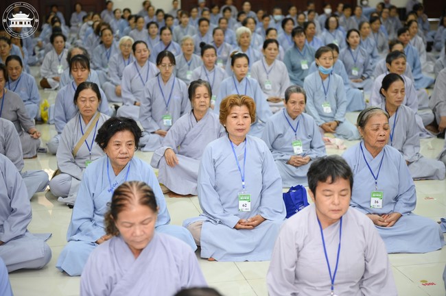 Dharma talk Educating today's young generation in the 102nd Seven-day Retreat