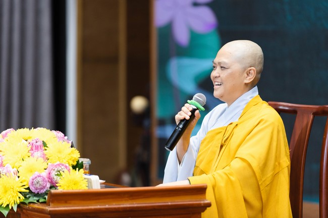 Dharma talk Cultivating the body or the mind? in the 102nd Seven-day Retreat