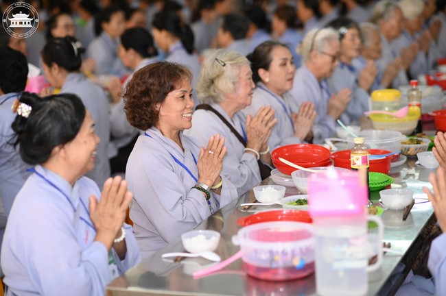 Dharma talk Cultivating the body or the mind? in the 102nd Seven-day Retreat