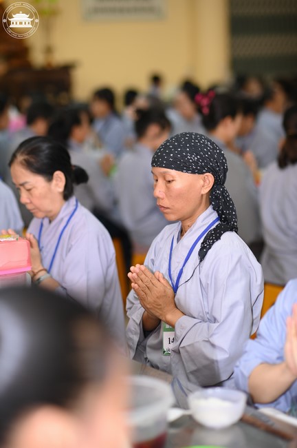 Dharma talk Cultivating the body or the mind? in the 102nd Seven-day Retreat