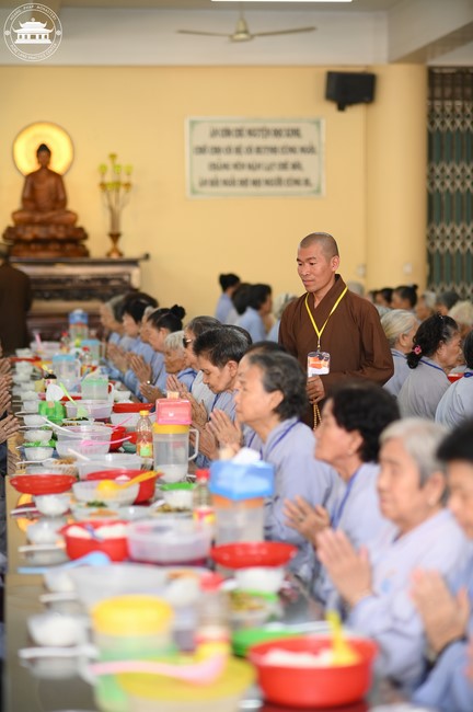 Dharma talk Cultivating the body or the mind? in the 102nd Seven-day Retreat