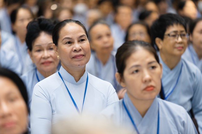 Dharma talk Cultivating the body or the mind? in the 102nd Seven-day Retreat