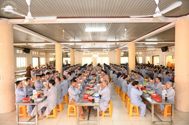 Dharma talk Cultivating the body or the mind? in the 102nd Seven-day Retreat