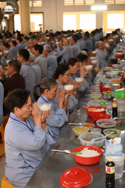 Dharma talk Cultivating the body or the mind? in the 102nd Seven-day Retreat