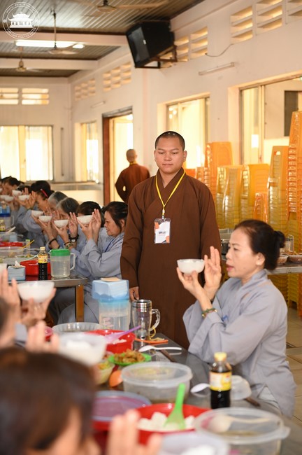 Dharma talk Cultivating the body or the mind? in the 102nd Seven-day Retreat