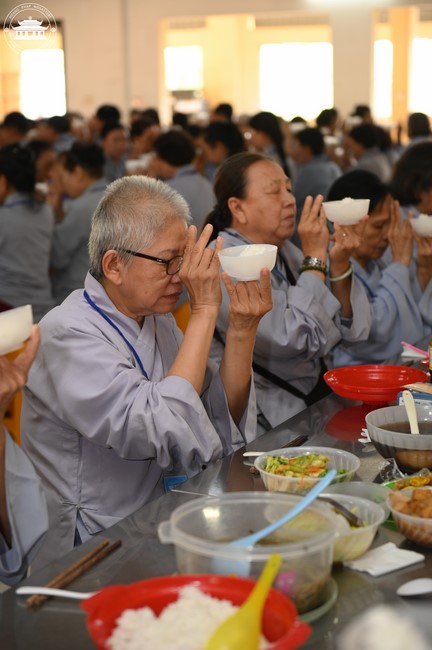 Dharma talk Cultivating the body or the mind? in the 102nd Seven-day Retreat