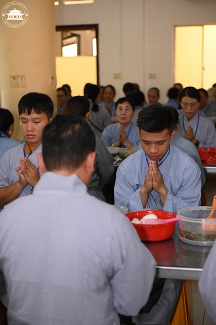 Dharma talk Cultivating the body or the mind? in the 102nd Seven-day Retreat