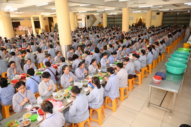 Dharma talk Cultivating the body or the mind? in the 102nd Seven-day Retreat