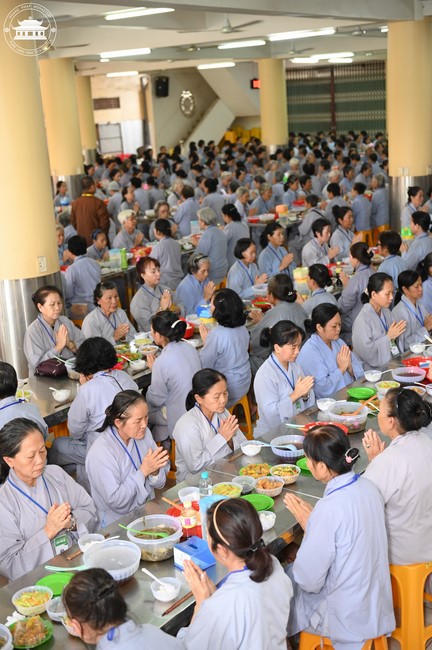 Dharma talk Cultivating the body or the mind? in the 102nd Seven-day Retreat