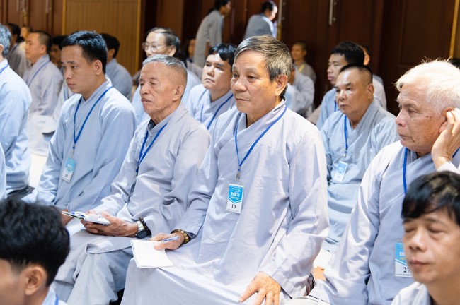 Dharma talk Cultivating the body or the mind? in the 102nd Seven-day Retreat