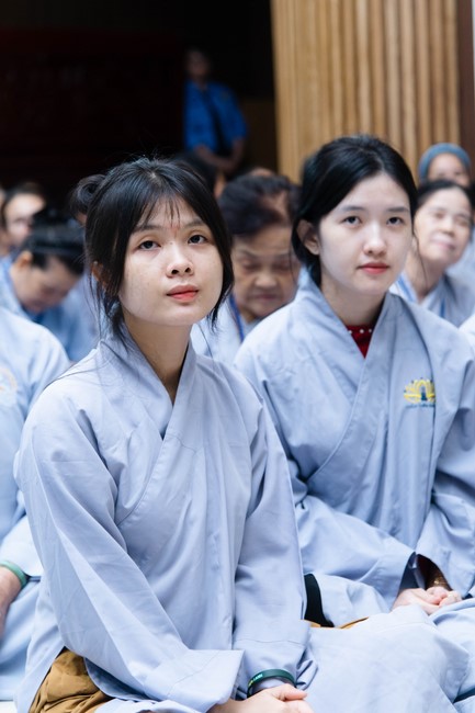 Dharma talk Cultivating the body or the mind? in the 102nd Seven-day Retreat