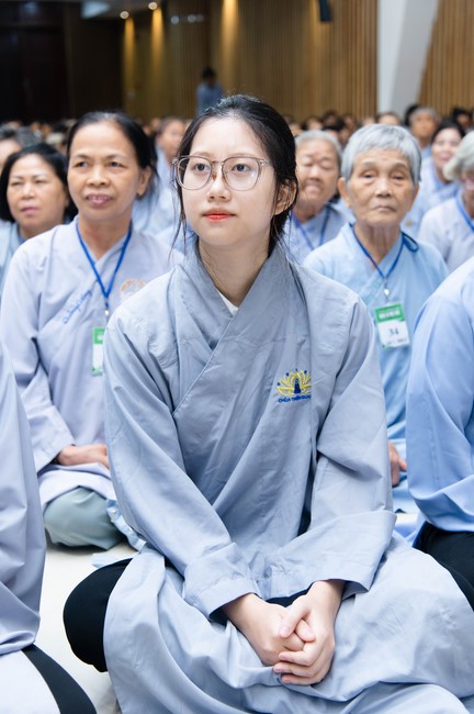 Dharma talk Cultivating the body or the mind? in the 102nd Seven-day Retreat