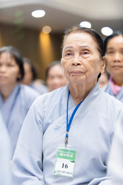 Dharma talk Cultivating the body or the mind? in the 102nd Seven-day Retreat