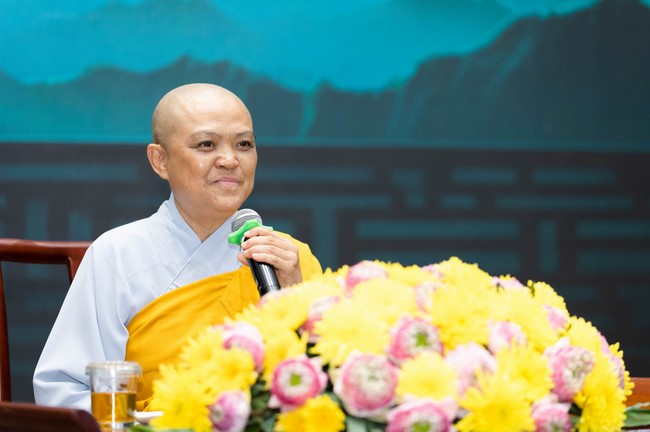 Dharma talk Cultivating the body or the mind? in the 102nd Seven-day Retreat