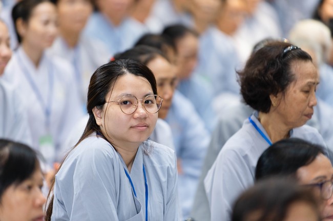 Dharma talk Cultivating the body or the mind? in the 102nd Seven-day Retreat