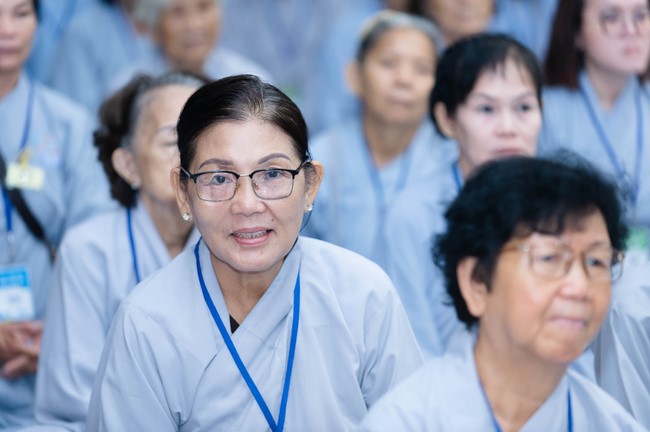 Dharma talk Cultivating the body or the mind? in the 102nd Seven-day Retreat