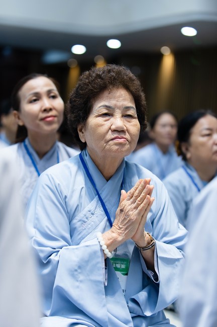 Dharma talk Cultivating the body or the mind? in the 102nd Seven-day Retreat