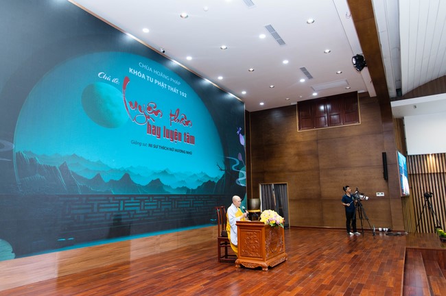 Dharma talk Cultivating the body or the mind? in the 102nd Seven-day Retreat