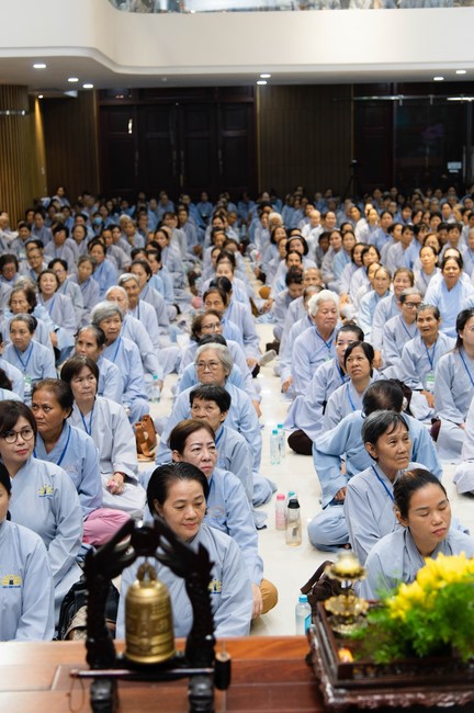 Dharma talk Cultivating the body or the mind? in the 102nd Seven-day Retreat