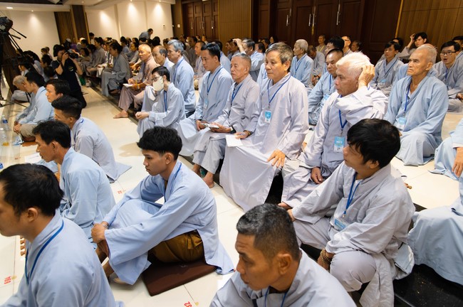 Dharma talk Cultivating the body or the mind? in the 102nd Seven-day Retreat