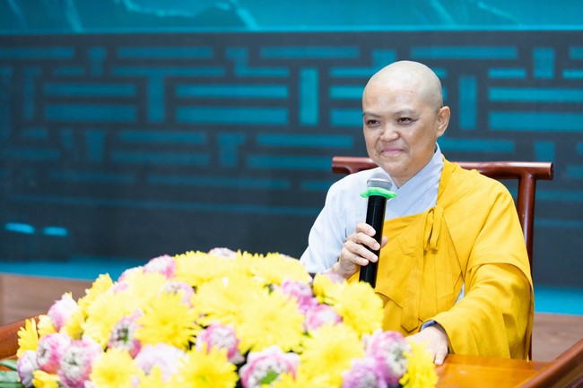 Dharma talk Cultivating the body or the mind? in the 102nd Seven-day Retreat