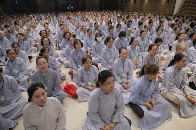 Dharma talk Cultivating the body or the mind? in the 102nd Seven-day Retreat