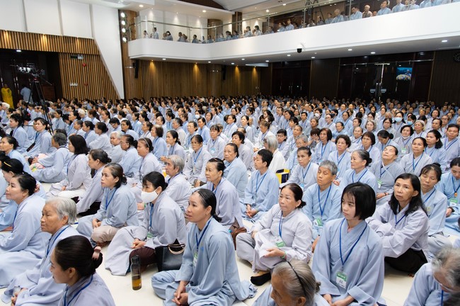 Dharma talk Cultivating the body or the mind? in the 102nd Seven-day Retreat