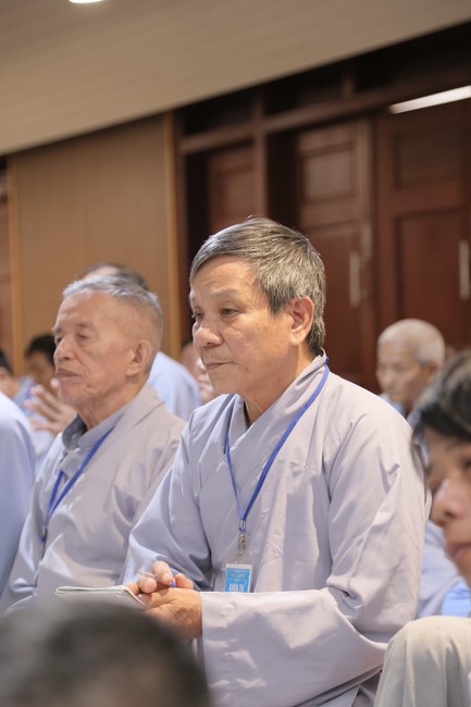 Dharma talk Cultivating the body or the mind? in the 102nd Seven-day Retreat