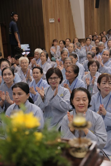 Dharma talk Cultivating the body or the mind? in the 102nd Seven-day Retreat