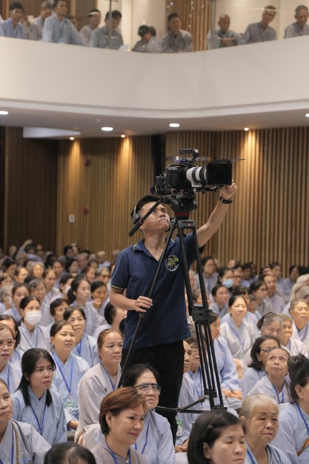 Dharma talk Cultivating the body or the mind? in the 102nd Seven-day Retreat