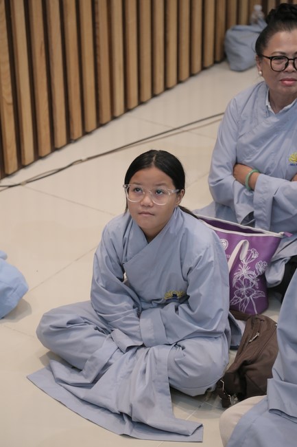 Dharma talk Cultivating the body or the mind? in the 102nd Seven-day Retreat