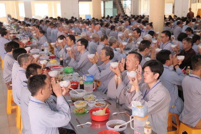 Dharma talk Cultivating the body or the mind? in the 102nd Seven-day Retreat