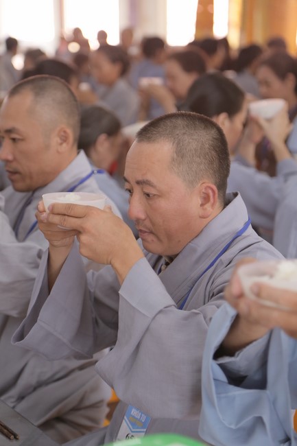 Dharma talk Cultivating the body or the mind? in the 102nd Seven-day Retreat