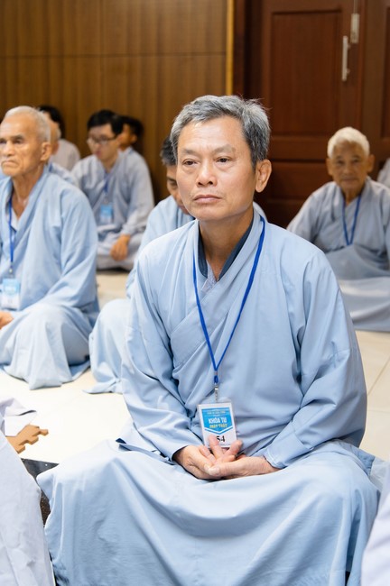 Dharma talk Cultivating the body or the mind? in the 102nd Seven-day Retreat