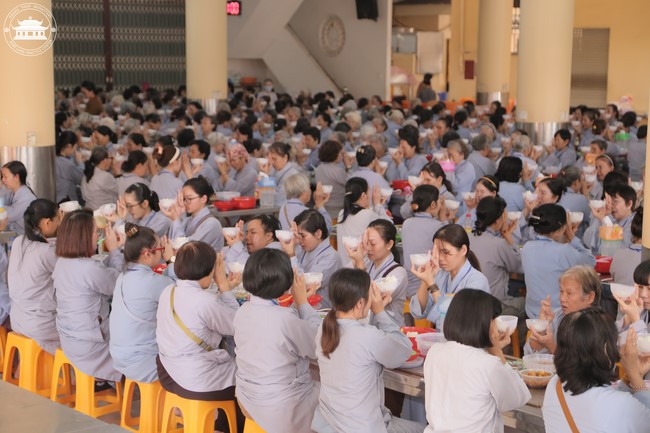 Dharma talk Cultivating the body or the mind? in the 102nd Seven-day Retreat