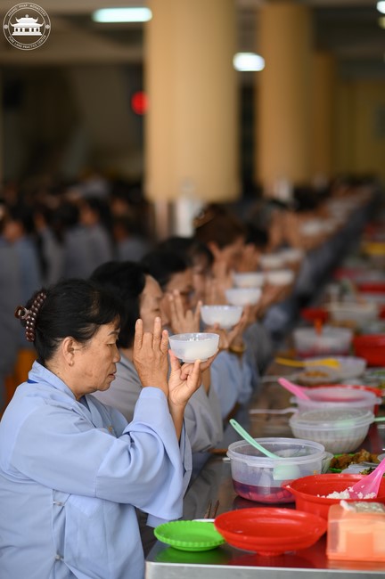 Dharma talk Cultivating the body or the mind? in the 102nd Seven-day Retreat