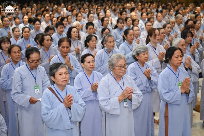 Dharma talk The lineage of Vietnamese Pure-Land Sect in the 102nd Seven-Day Retreat