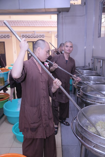 Dharma talk The lineage of Vietnamese Pure-Land Sect in the 102nd Seven-Day Retreat