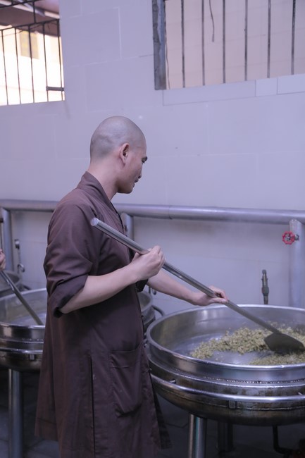 Dharma talk The lineage of Vietnamese Pure-Land Sect in the 102nd Seven-Day Retreat