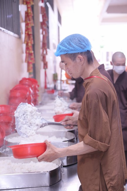 Dharma talk The lineage of Vietnamese Pure-Land Sect in the 102nd Seven-Day Retreat