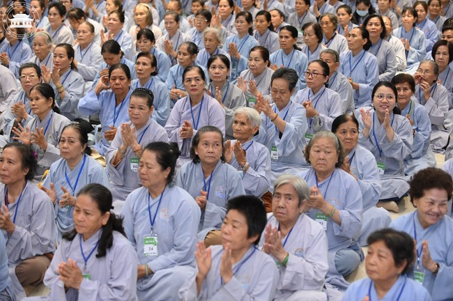 Dharma talk The lineage of Vietnamese Pure-Land Sect in the 102nd Seven-Day Retreat
