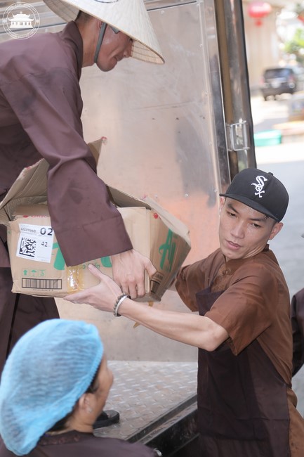 Dharma talk The lineage of Vietnamese Pure-Land Sect in the 102nd Seven-Day Retreat